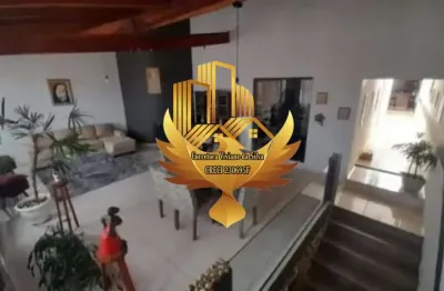 Casa ampla, arejada e boa localização. oportunidade única !!
