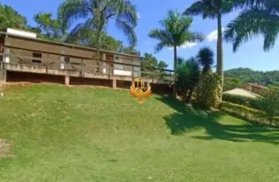 Chácara de luxo em taubaté-sp, bairro registro, 2 quartos, 1 suíte, 1 sala, 2 banheiros, 10 vagas de garagem, 1.400 m² de área.