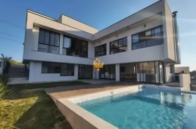 Imperdível! casa de luxo em condomínio na morada dos nobres, taubaté-sp: 4 quartos, 2 suítes, 2 salas, 5 banheiros, 4 vagas, 310m².