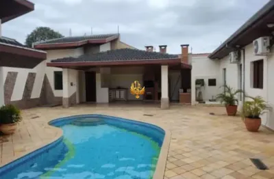 Imperdível: casa à venda em taubaté-sp, parque são jorge! 4 quartos, 3 suítes, 1 sala, 5 banheiros, 3 vagas de garagem, 560m² de área.