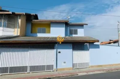 Imperdível casa à venda em taubaté-sp, jardim gurilândia: 3 quartos, 1 sala, 1 banheiro, 3 vagas, 150m²!