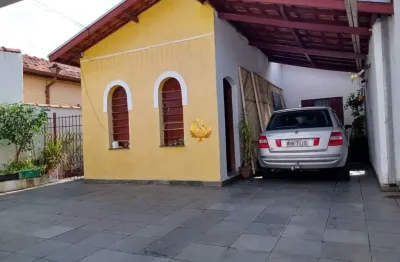 Casa à venda em taubaté-sp, na vila areao: 3 quartos, 1 sala, 1 banheiro, 2 vagas de garagem, 250,00 m² de área.