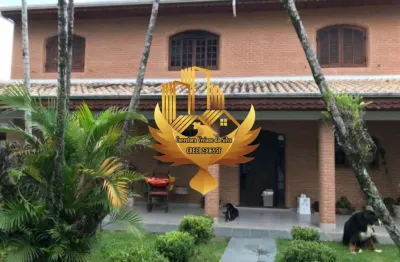 Imperdível oportunidade de adquirir casa ampla de 5 quartos no centro de tremembé-sp, com suíte, salas, banheiros, garagem e 414m²!