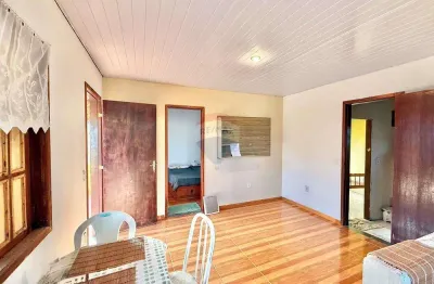 Casa à venda em armação dos búzios – 2 quartos, quintal amplo e jardim na vila verde, rj ótimo preço r$ 135.000