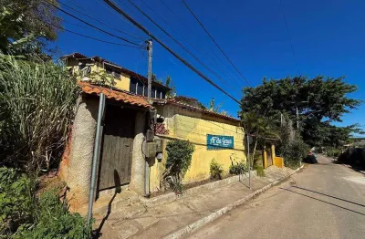 À venda ampla casa com área gourmet e duas residências independentes em josé gonçalves, armação dos búzios
