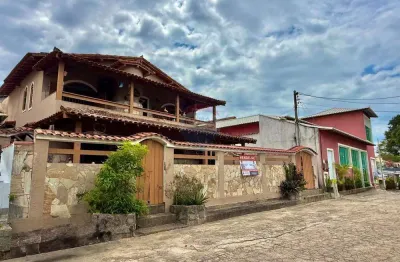 À venda: casa com 5 quartos, piscina e vista para a lagoa no condomínio parque andrea – araruama/rj por r$ 350.000