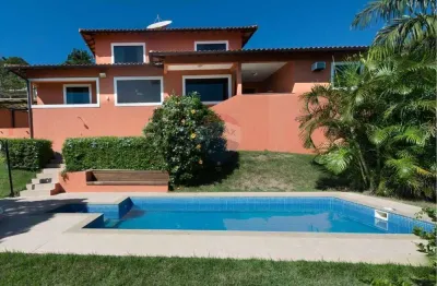 À Venda: Charmosa Casa com Vista para o Mar em João Fernandes – Búzios