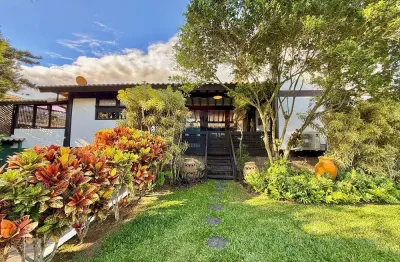 À venda casa pé na areia projetada por zanine caldas na praia do canto, búzios