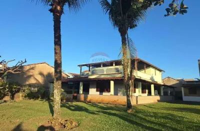 À venda: sobrado com 4 quartos, terreno amplo e espaço gourmet em unamar – cabo frio/rj