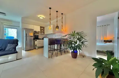 À venda apartamento mobiliado com suíte e hidromassagem no bairro braga em cabo frio próximo à praia do forte.