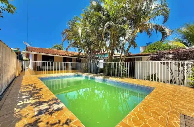 Casa à venda com piscina e kitnet na vila verde rasa, armação dos búzios