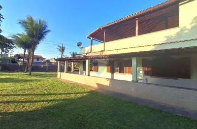 À Venda: Sobrado com 4 Quartos, Terreno Amplo e Espaço Gourmet em Unamar – Cabo Frio/RJ