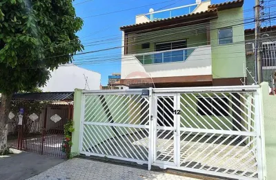 À Venda: Casa Moderna em Cabo Frio com 4 Suítes e Amplo Terraço com Sauna