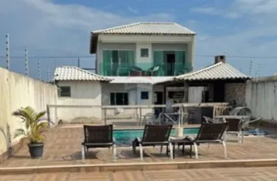 À venda casa de alto padrão com área gourmet e piscina na Baía Formosa, Armação dos Búzios