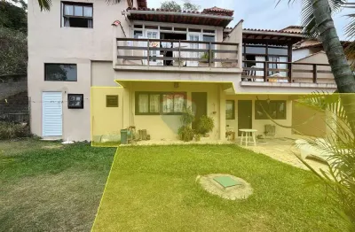 À venda casa com amplo jardim e quintal privativo no bairro Tartaruga, em Armação dos Búzios