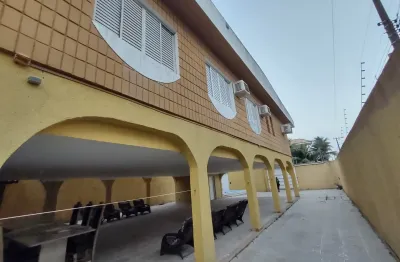 Amplo sobrado em excelente localização a apenas 1 quadra da enseada em guarjá!