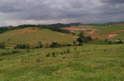 Terreno quitados: lote 07 de 1.616m2, lote 10 de 1.733m2 e lote 47 de 1.000m2 / igaratá.