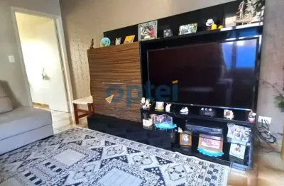 Casa térrea  com 178 m² de a.c. com 02 dormitórios, sala ampla, cozinha e 2 vagas de garagens. nos fundos 01 apartamento, e uma suíte na parte de cima