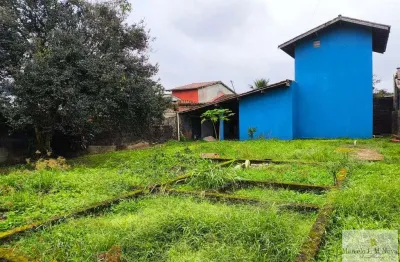 Casa a venda de 02 quartos no jardim carolina em ubatuba