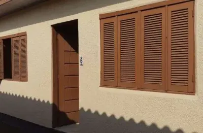 Casa com 2 quartos para alugar na Vila São José, Porto Alegre 