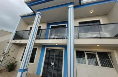 Sobrado para Alugar em Costeira Araucária com 4 Quartos e Suíte