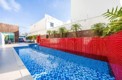 Apto semi mobiliado,  3 vagas cobertas demarcadas  no charmoso bairro ahú