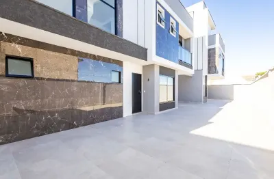 Sobrados com 3 quartos e duas vagas no vista alegre