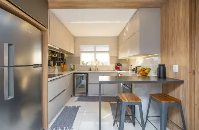 Excelente apartamento no cabral em localização privilegiada, três quartos, sendo uma suíte e duas espaçosas vagas  em paralelo