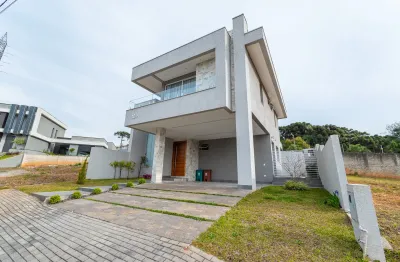 Linda casa nova em condominio seguro e próx aos parques tingui e tangua