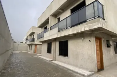 Sobrado interno no alto boqueirão 3 quartos sendo uma suite ampla