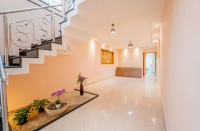 Agradável casa tipo para venda em vila mascote com 4 quartos, sendo 1 suíte, 195m²