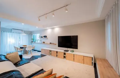 Elegante casa tipo para venda em chácara santo antônio (zona sul) com 2 quartos, sendo 1 suíte, 140m²
