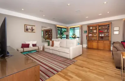 Funcional apartamento para venda em Campo Belo com 4 quartos, sendo 2 suítes , 243m²