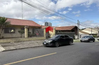 Casa com 205m² 5 quartos, à venda, no bairro Pinheirinho em Curitiba
