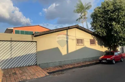 Vendo casa de esquina no bairro cidade nova  3 quartos sendo 1 suite– perfeita para morar ou montar seu negócio!