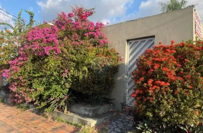 Vendo casa de esquina no bairro cidade nova  3 quartos sendo 1 suite– perfeita para morar ou montar seu negócio!