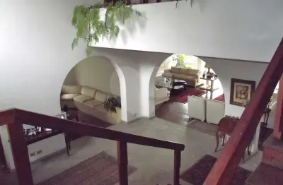 Sobrado à venda ou para alugar com 5 quartos, sendo 5 suítes,  em jardim guedala, são paulo - sp