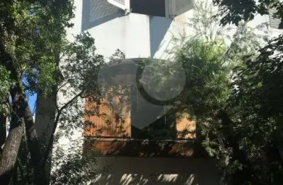 Sobrado à venda com 4 quartos, sendo 2 suítes,  em jardim guedala, são paulo - sp