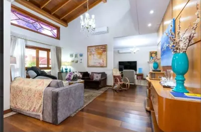 Casa  à venda ou para alugar com 5 quartos, sendo 5 suítes,  no condomínio Residencial Morumbi, São Paulo - SP