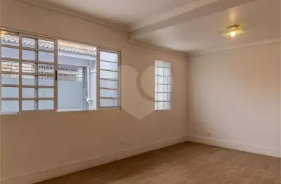 Casa à venda com 3 quartos, sendo 3 suítes,  em Morumbi, São Paulo, SP