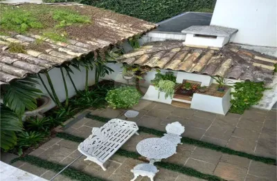Casa à venda com 5 quartos, sendo 2 suítes,  em Jardim Guedala, São Paulo, SP