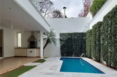 Casa  à venda com 4 quartos, sendo 4 suítes,  no condomínio Residencial Morumbi, São Paulo - SP
