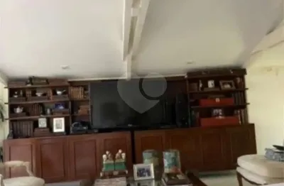 Casa térrea à venda ou para alugar com 4 quartos, sendo 2 suítes,  em jardim guedala, são paulo - sp