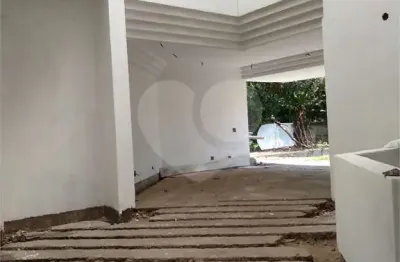 Sobrado à venda com 4 quartos, sendo 3 suítes,  em morumbi, são paulo - sp