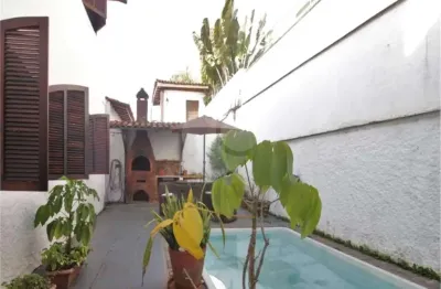 Casa à venda com 4 quartos, sendo 2 suítes,  em Jardim Lar São Paulo, São Paulo, SP