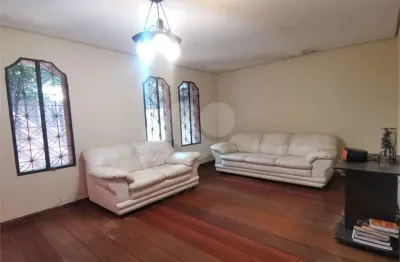 Casa com 2 quartos à venda na Rua Manuel Jacinto, 1310, Vila Sônia, São Paulo
