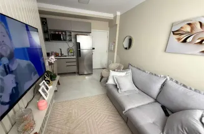 Apartamento à venda com 2 quartos no condomínio Yuny., São Paulo - SP
