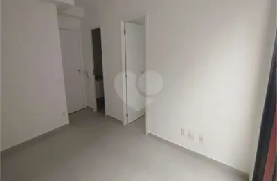 Studio para alugar com 1 quarto no condomínio Residencial Catarinenses, São Paulo - SP