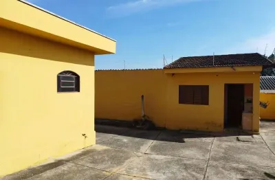 Excelente casa na região central, ideal para ponto comercial