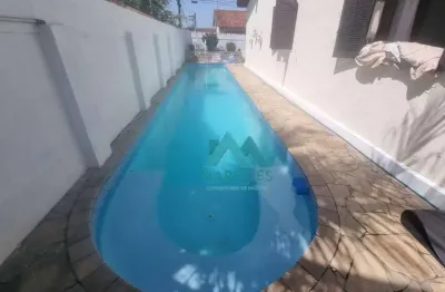 Linda casa, confortável próxima ao centro, localização privilegiada